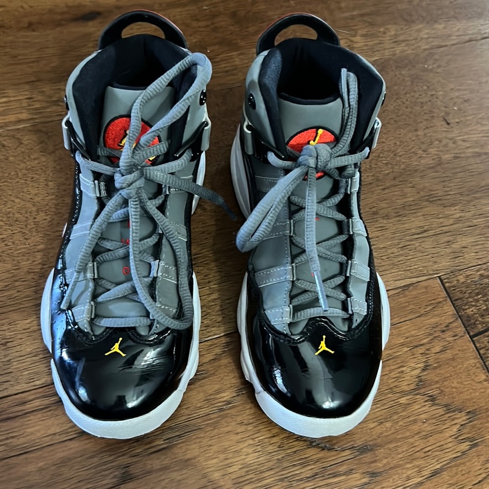 Youth Jordan’s size 1